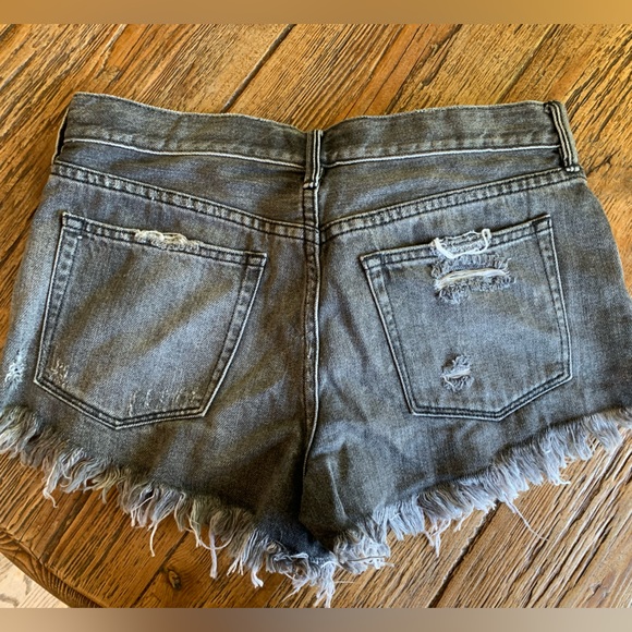 Free People Distressed Denim Shorts Size 27 with Button Fly - Picture 5 of 5